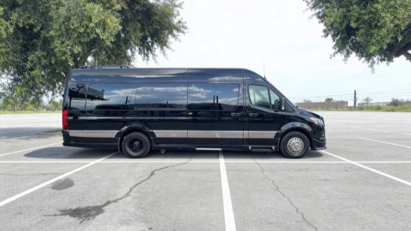 pasadena employee shuttle van service