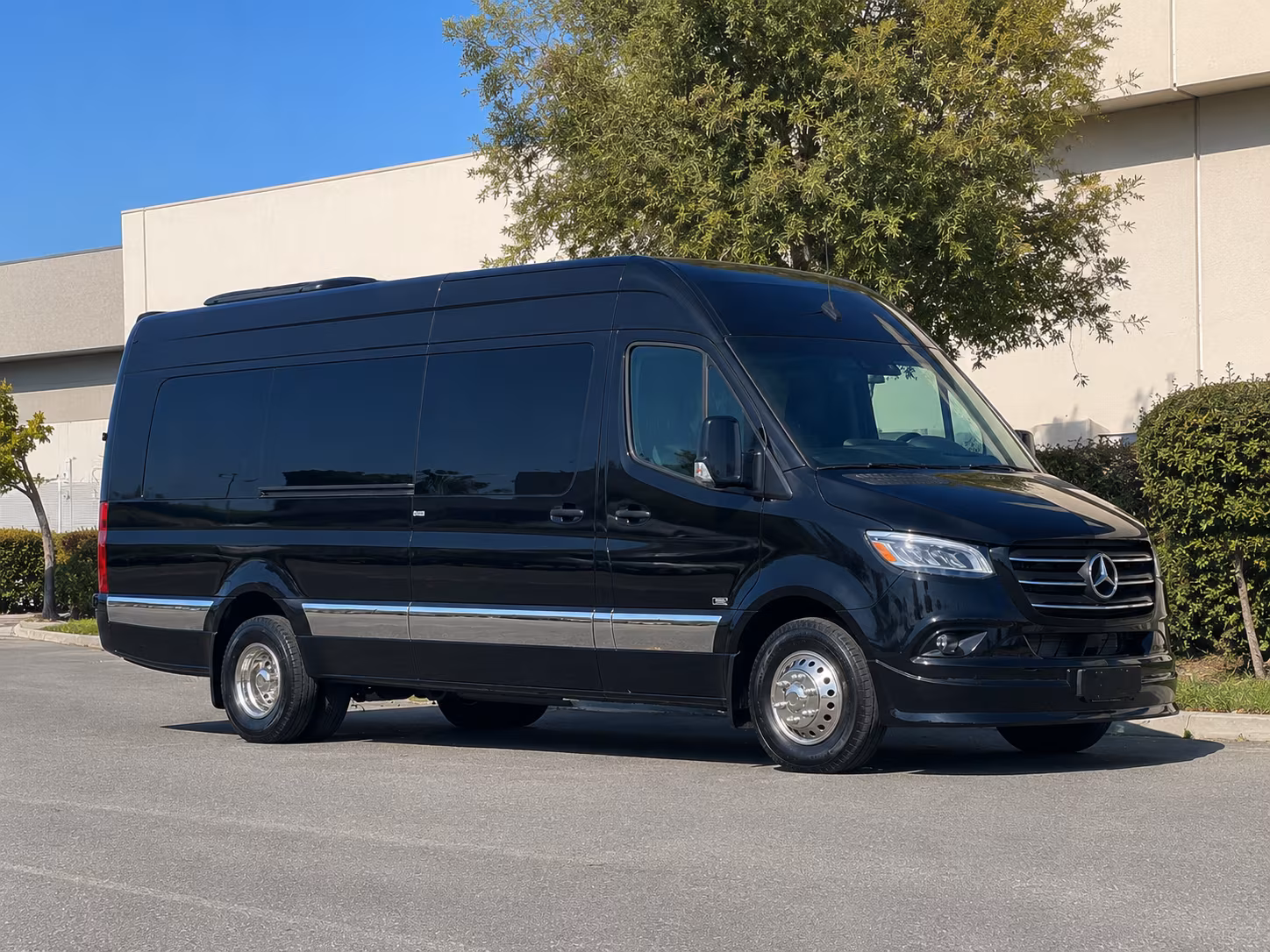 palmdale 10 passenger sprinter van